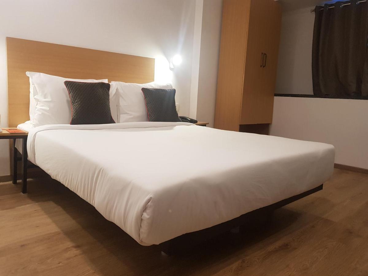 Hotel Unicontinental Mumbai Bagian luar foto