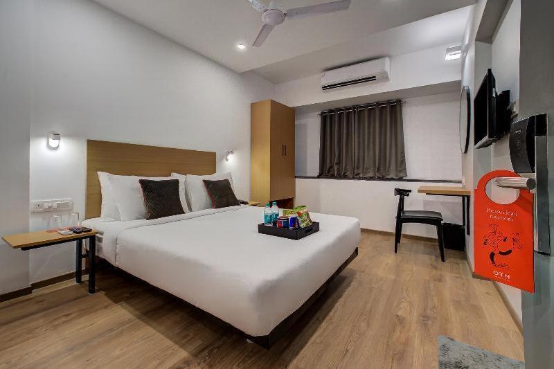 Hotel Unicontinental Mumbai Bagian luar foto
