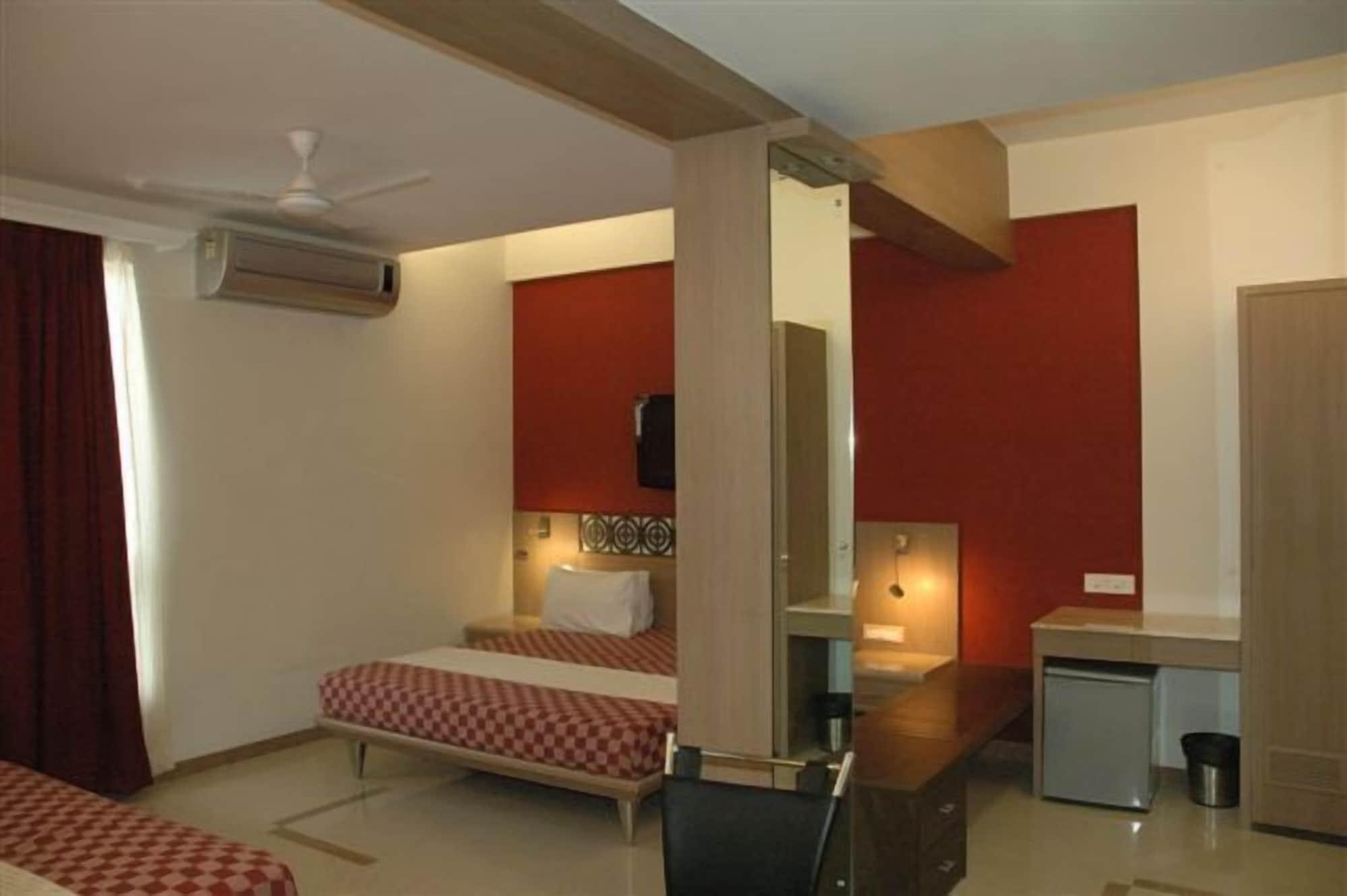 Hotel Unicontinental Mumbai Bagian luar foto